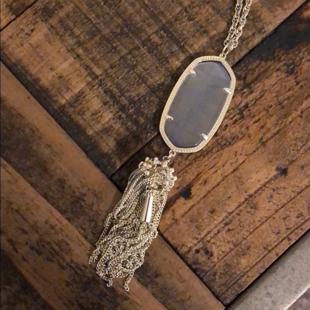 Kendra Scott necklace